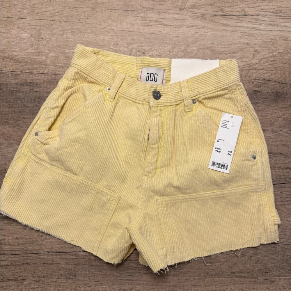 Size 26 Yellow Urban Outfitters Cut Off Jean Shorts - Picture 1 of 5